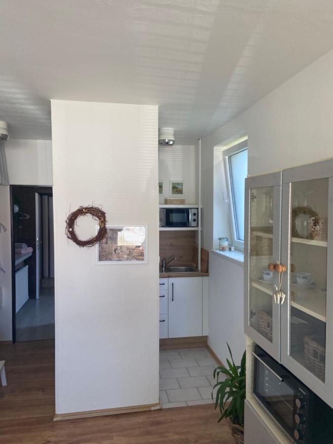 Apartman V Brezi Eksteriør billede